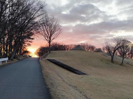 朝日と道路の写真