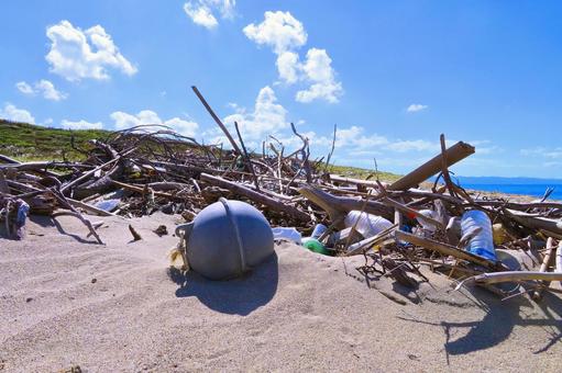 Photo, beach litter, drifting garbage, coastal, 