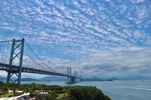 Photo, seto ohashi bridge, scales of clouds, blue sky, 