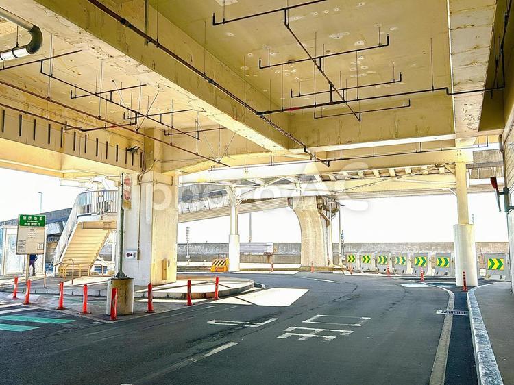 海ほたるの道路の写真素材 道路,道,晴れの写真素材