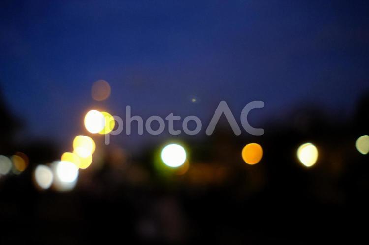 夜の街並みの玉ボケした背景素材 背景素材,バック素材,バックイメージの写真素材
