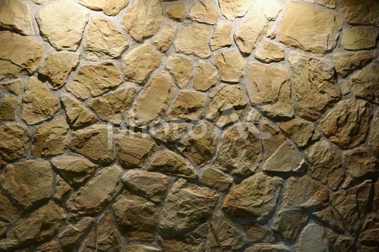 ライトアップされた石垣 茶色,ブラウン,石垣の写真素材