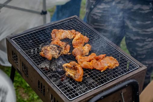 バーベキューの風景 バーベキュー,bbq,仲間の写真素材