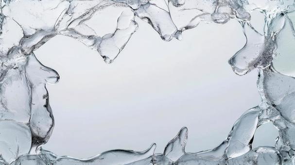 透明な氷の裂け目からできたフレーム飾り枠 透明な氷の裂け目からできたフレーム飾り枠の写真