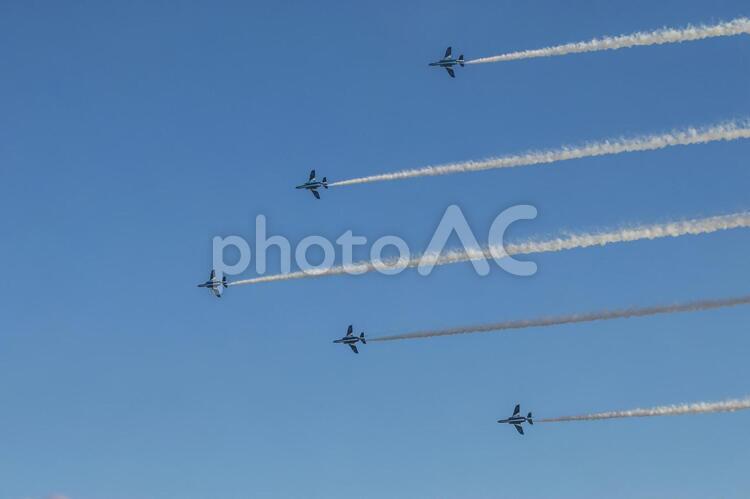 自衛隊航空祭での飛行ショー 自衛隊航空祭での飛行ショー 航空祭,航空ショー,入間の写真素材