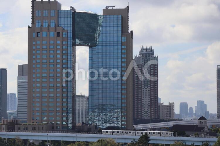 東京ビッグサイトからの風景　夏08 お台場,ゆりかもめ,tftビルの写真素材