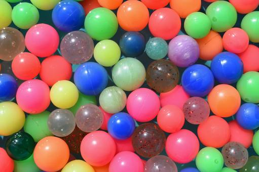 カラフルなスーパーボール スーパーボール,ビックリボール,ボールの写真素材