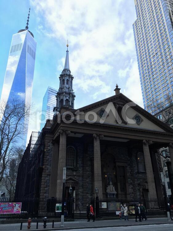 ニューヨークの街並み church,julie,prayの写真素材