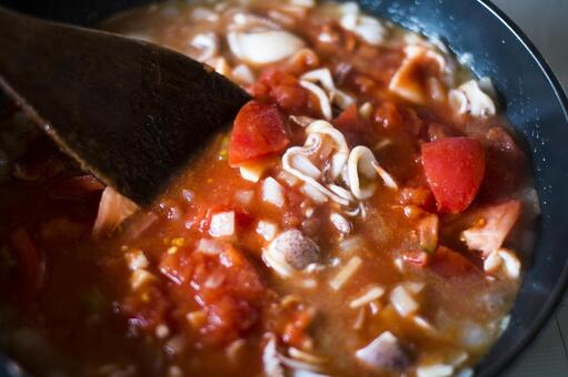 Squid with tomato sauce, JPG