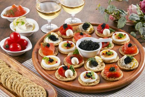 パーティー料理 カナッペ キャビア添え パーティー料理 カナッペ キャビア添え カナッペ,キャビア,パーティー料理の写真素材