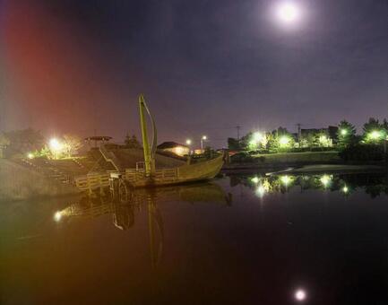 The full moon reflected in the pond, the season, natural, landscape, JPG