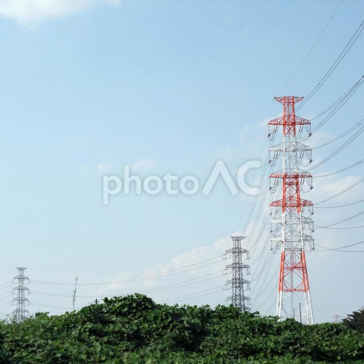 鉄塔がある風景 鉄塔,送電線,電線の写真素材