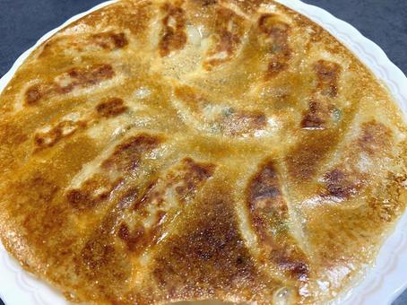 焼き餃子 焼き餃子の写真