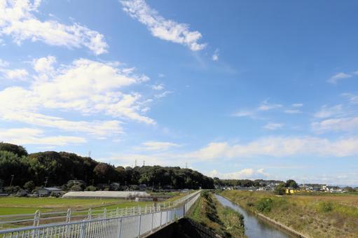 蒼い空と白い雲の写真