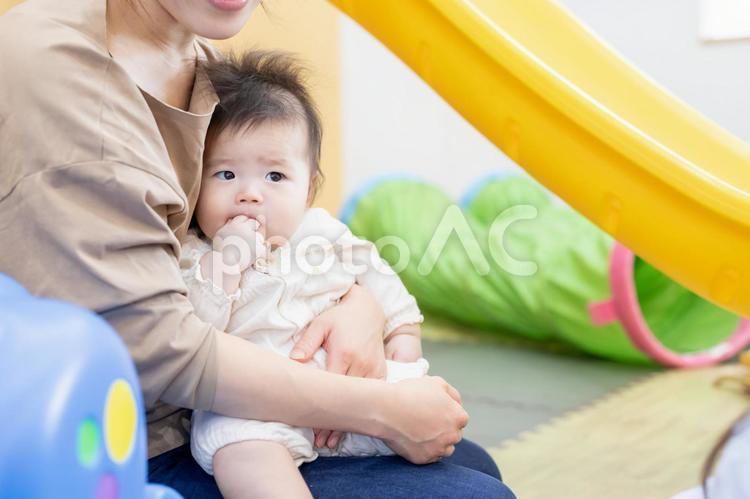 保育園／託児所／キッズカフェで遊ぶ子供 保育園,幼稚園,保育士の写真素材