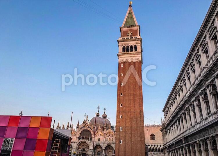 【イタリア】水の都ベネチアのサンマルコ広場 ベネチア,イタリア,サンマルコ広場の写真素材