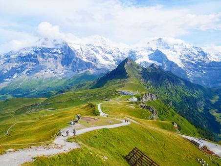 スイスの絶景ハイキング 山,トレッキング,山頂の写真素材