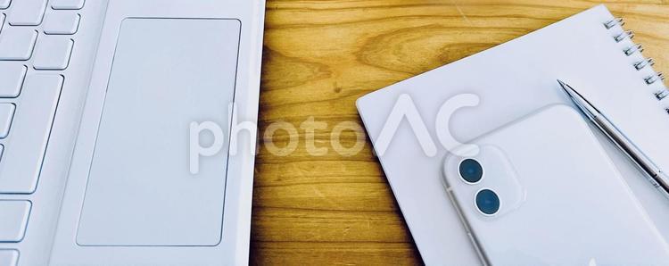 スマホとパソコン　文字なしキーボード ビジネス,バナー素材,文字なしキーボードの写真素材