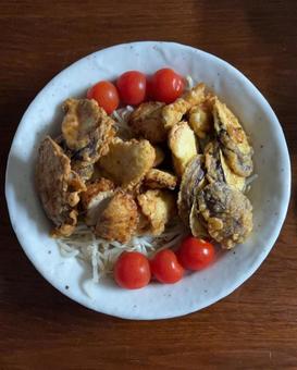 変わり唐揚げと茄子トマトともやしレンチン 変わり唐揚げと茄子トマトともやしレンチン 夕食,唐揚げ,変わり唐揚げの写真素材