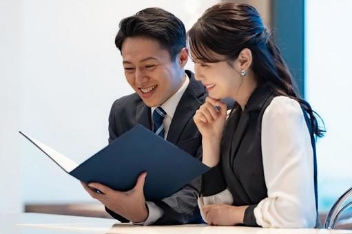 デートシーン デート,恋人,カップルの写真素材