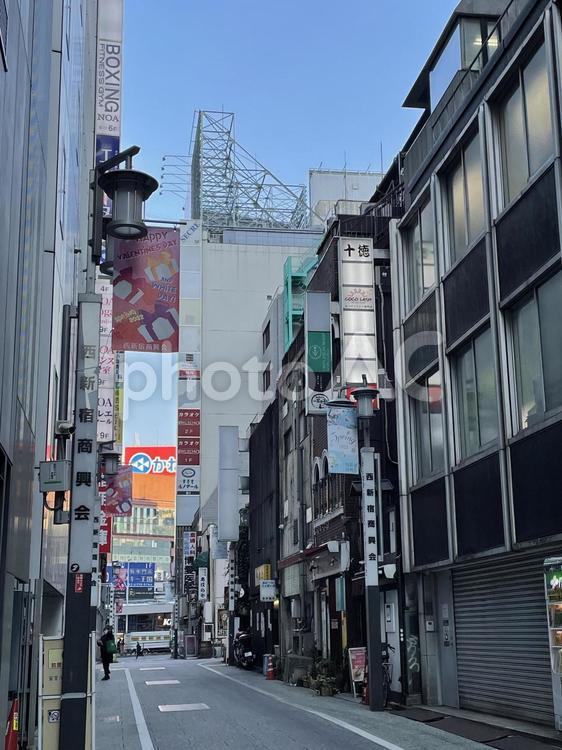 新宿　風景 新宿,風景,道路の写真素材
