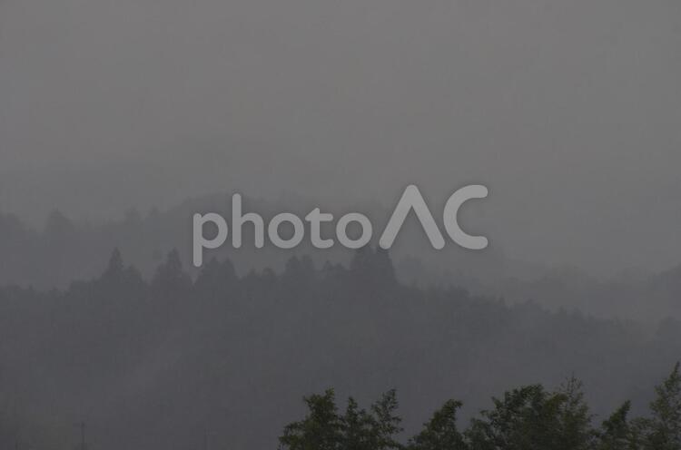 墨絵 墨絵,雨,くもりの写真素材