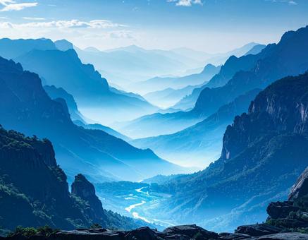 静かな山 静かな山の写真