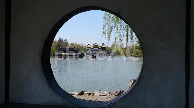 中国江蘇省揚州痩西湖中国庭園 中国,揚州,痩西湖の写真素材