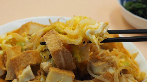 自家製・野菜と厚揚げの豆板醤炒め・食べる 自家製・野菜と厚揚げの豆板醤炒め・食べる 野菜と厚揚げの豆板醤炒め,自家製,野菜の写真素材