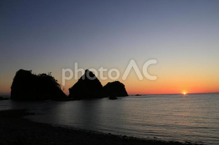 瀬浜海岸の美しい夕陽 瀬浜海岸,トンボロ現象,落陽の写真素材