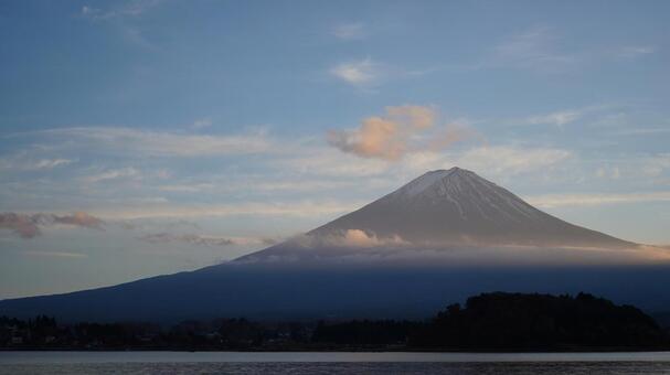 富士山の夕暮れ夕暮れ 富士山,空,雲の写真素材