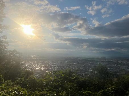 夕日と町並み 夕日,街並み,夕暮れの写真素材