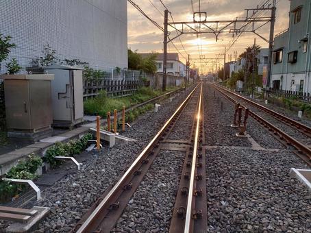 夕暮れの線路風景 線路,鉄道,夕暮れの写真素材