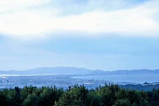 鳥取の大山から見る弓ヶ浜海岸線と島根半島 鳥取の大山から見る弓ヶ浜海岸線と島根半島の写真