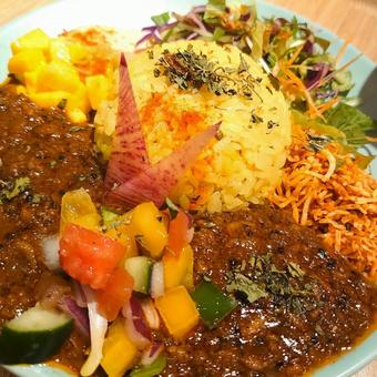 お店のスパイスカレー パクチー・香草入り お店のスパイスカレー パクチー・香草入りの写真