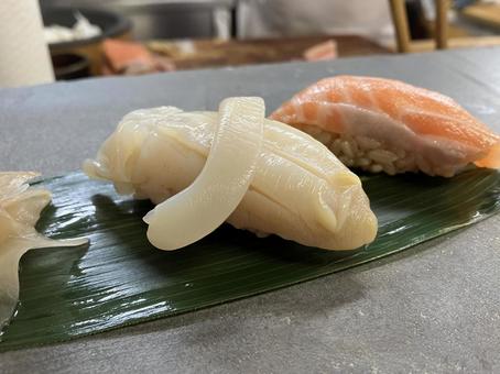 握り寿司 寿司屋,ホタテの握り,サーモンの握りの写真素材