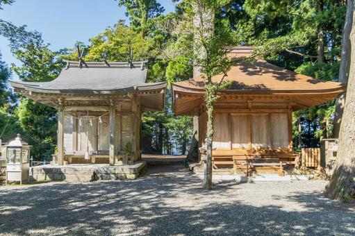 奈良 玉置神社 大日堂社と御神輿殿 奈良 玉置神社 大日堂社と御神輿殿 玉置神社,大日堂社,御神輿殿の写真素材