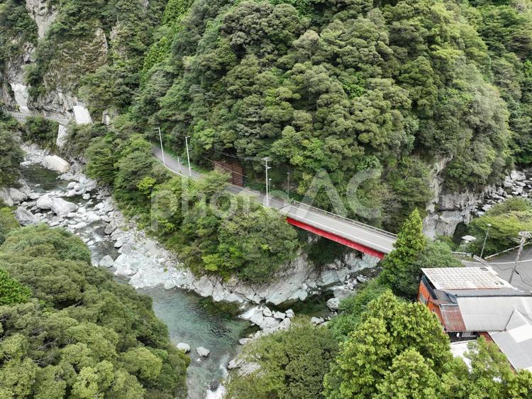 愛媛県西条市　三碧峡の風景 三碧峡,渓谷,山の写真素材