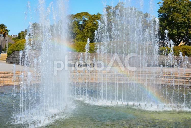 長崎平和公園の噴水 噴水,虹,平和公園の写真素材