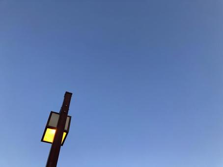 明け方の空と街灯 明け方の空と街灯の写真