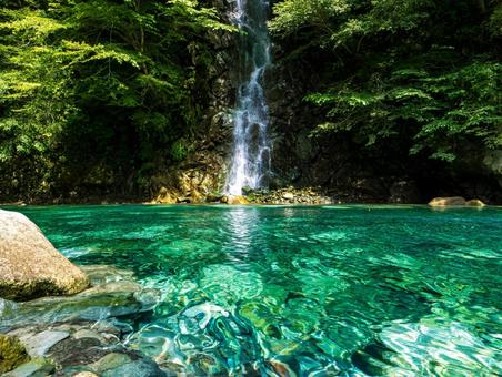 ユーシン渓谷（ユーシンブルー） 山,自然,景色の写真素材