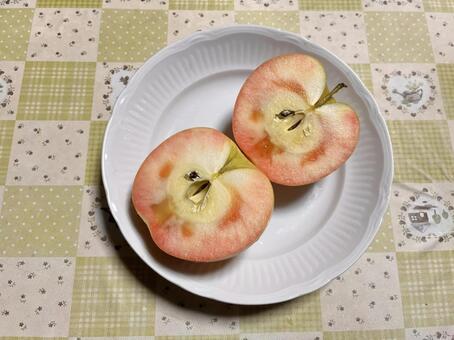 「ムーンルージュ」長野産リンゴ_01 ムーンルージュ,りんご,リンゴの写真素材