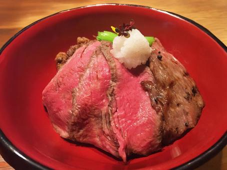 ローストビーフ丼 ローストビーフ丼,ローストビーフ,丼の写真素材