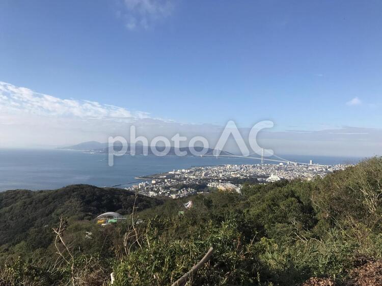 山の上から明石海峡大橋 明石海峡大橋,青い空,山の写真素材