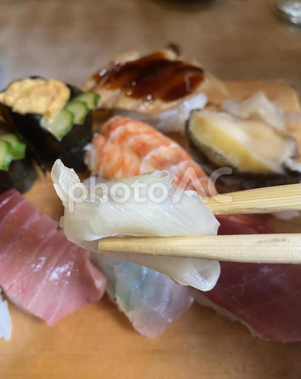 にぎり寿司　ひらめ　えんがわにぎり寿司 寿司,鮨,にぎり寿司の写真素材