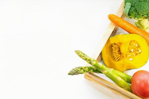 木箱に盛られた野菜 野菜,カボチャ,トマトの写真素材