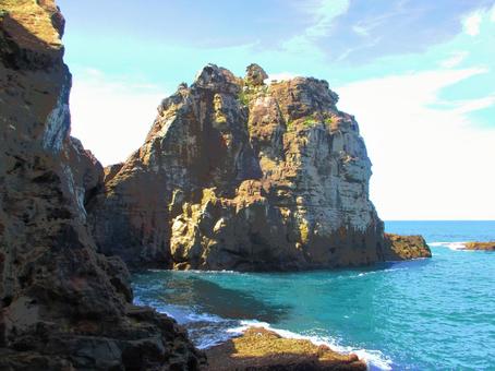Photo, three sections of caves, sea cave, cave, 