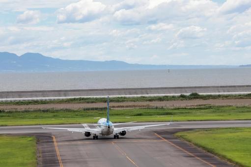 空と緑と旅の音 空と緑と旅の音 飛行機,航空機,旅客機の写真素材