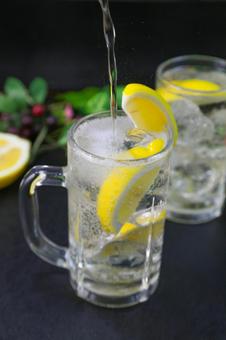 ハイボール ハイボール,アルコール,カクテルの写真素材