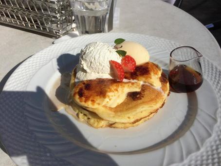 パンケーキ クリームブリュレ パンケーキ クリームブリュレ パンケーキ,ホットケーキ,クリームブリュレの写真素材